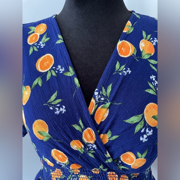 Kaileigh Faux Wrap Citrus Top - Size L - EUC - Picture 7 of 13